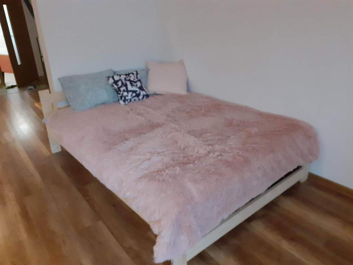Apartament Na Rynku Chęciny Esterno foto