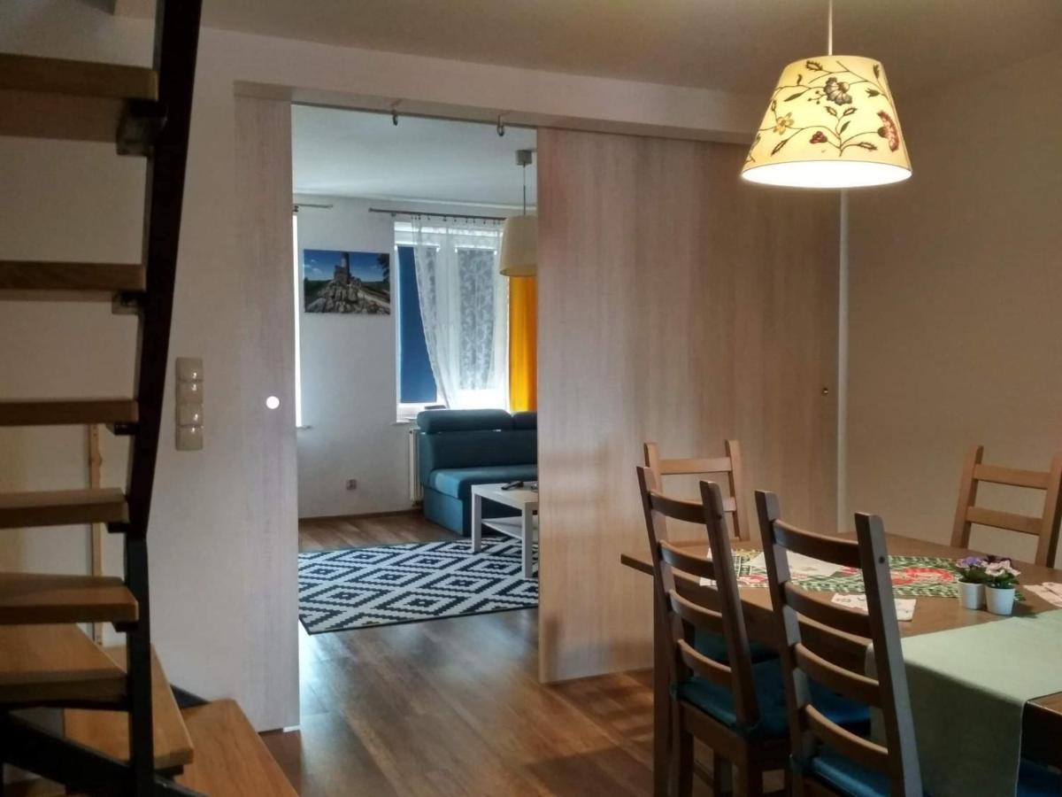 Apartament Na Rynku Chęciny Esterno foto